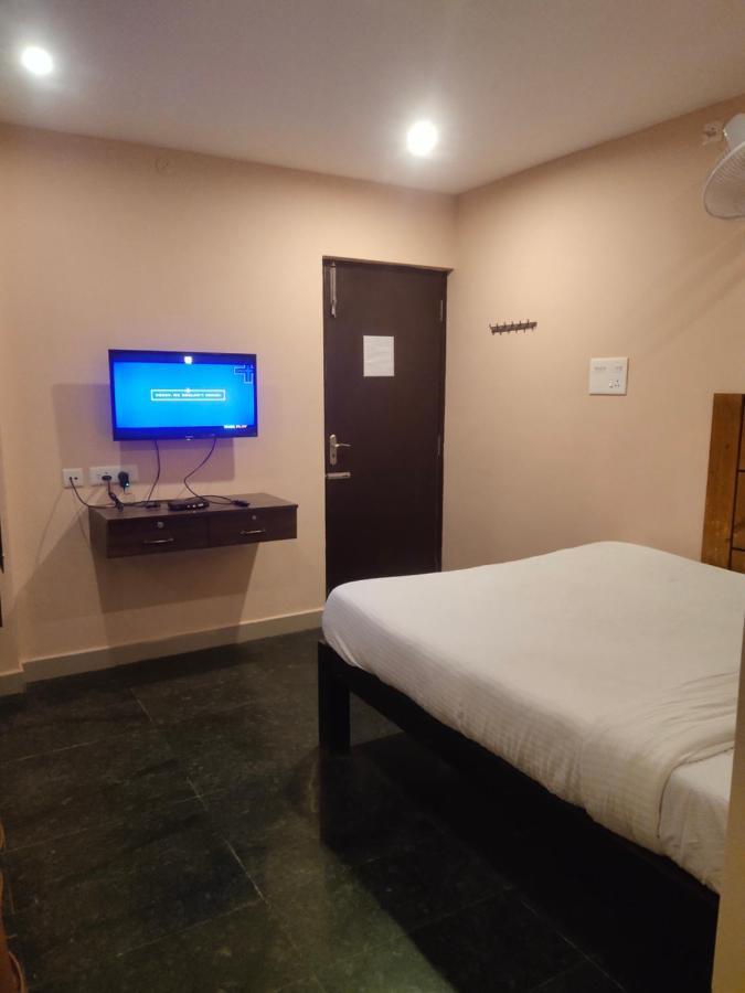 J J Residency Pondicherry Exterior foto
